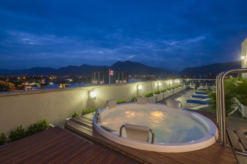 Фотография гостиницы Hampton By Hilton Yopal