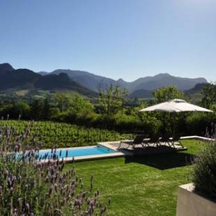 Фотографии базы отдыха 
            Blueberry Hill Cottages