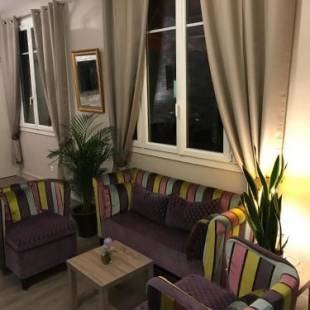 Фотографии гостиницы 
            HÔTEL LES IRIS