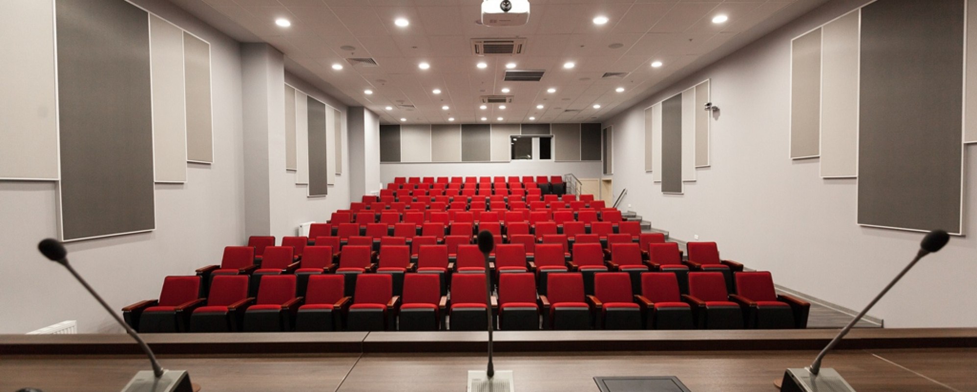 Фотографии конференц-зала ВКК Экспоград Юг Конференц-зал 200 кв.м