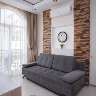 Фотография квартиры Апартаменты Red Apartments Арт Лайт Сити Апартамент Роллан