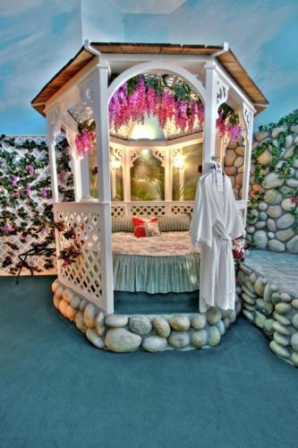 Фотография мини отеля The Anniversary Inn - Boise