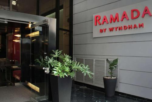 Фотография мини отеля Ramada by Wyndham Buenos Aires Centro