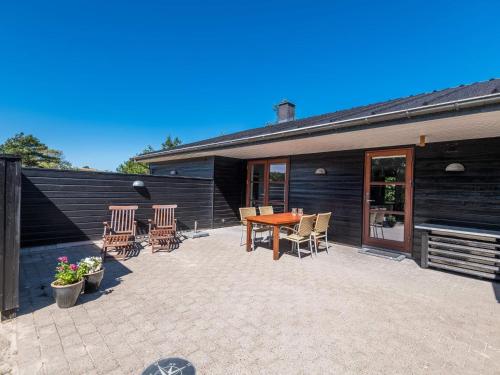 Фотография гостевого дома Holiday home Fanø CLVI