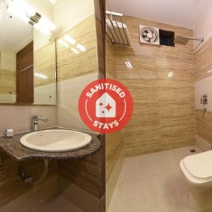 Фотография гостиницы OYO Flagship 5383 Hotel Under Bridge Inn