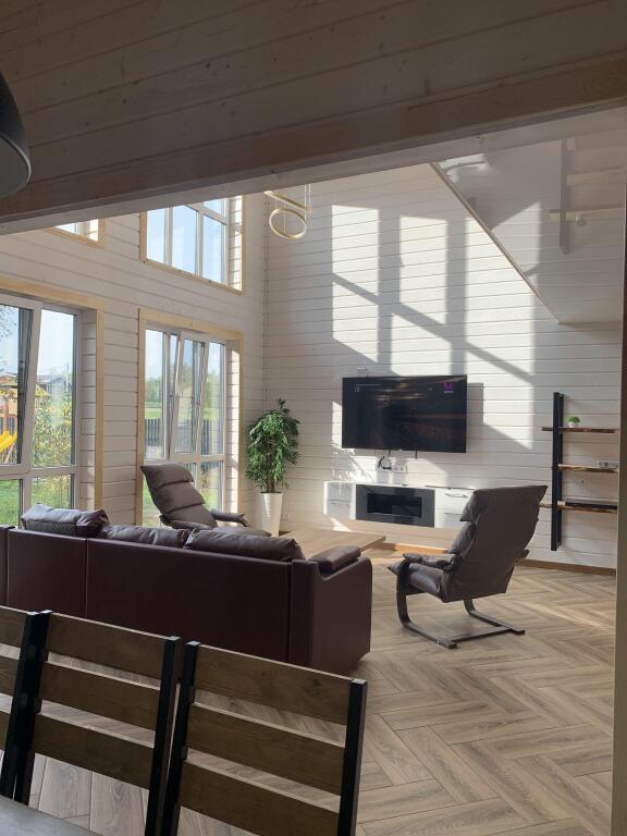 Фотография Коттеджа Частный дом Традиция отдыха - дом у озера c баней и купелью