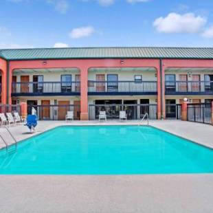 Фотографии гостиницы
Super 8 by Wyndham Knoxville East