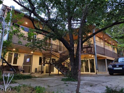 Фотография гостевого дома Guest House Bolnisi Yellow Room