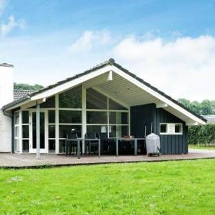 Фотографии гостевого дома 
            Three-Bedroom Holiday home in Aabenraa 3