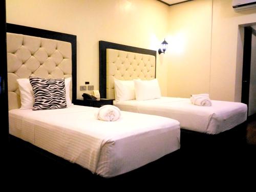 Фотографии гостиницы
The Ambassador Hotel