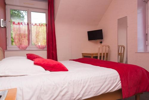 Фотография гостиницы Hotel La Voilerie Cancale bord de mer