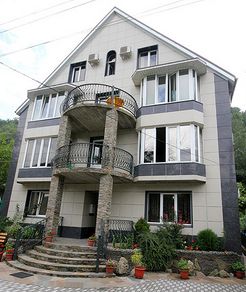 Фотографии гостевого дома
Августа