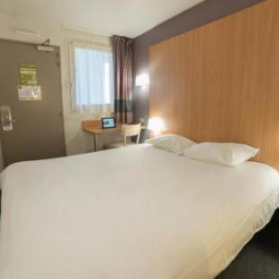 Фотографии гостиницы 
            B&B Hôtel Auxerre Bourgogne