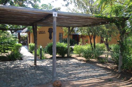 Фотография гостевого дома Bushvilla Umoja Kruger