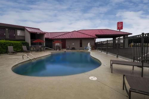 Фотография мини отеля Red Roof Inn & Suites Dothan
