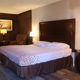 Фотографии гостиницы
Alpine Village Inn