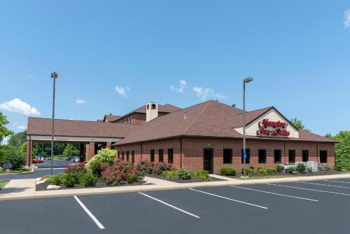 Фотография гостиницы Hampton Inn & Suites Cleveland-Airport/Middleburg Heights