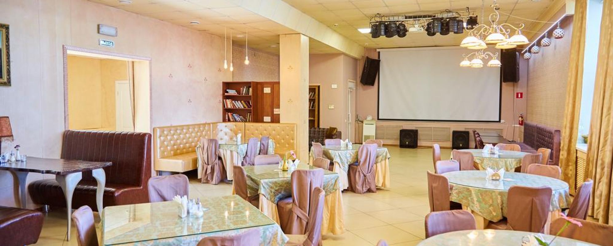 Фотографии банкетного зала Родники