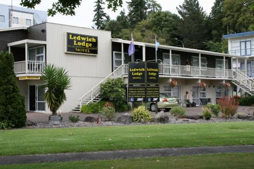Фотография мотеля Lake Lodge Motel Rotorua