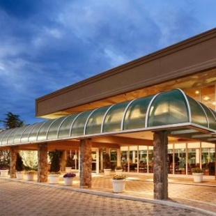 Фотография гостиницы SureStay Plus Hotel by Best Western Brandywine Valley