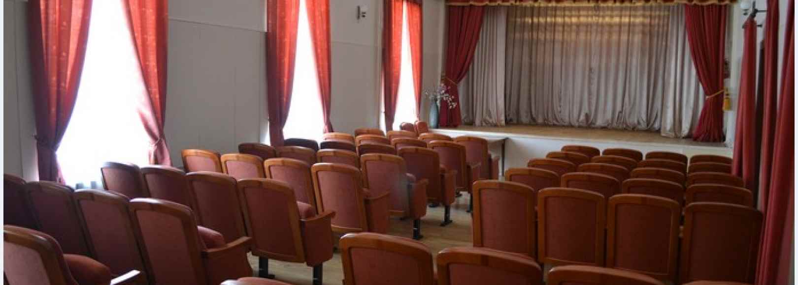 Фотография конференц-зала ДК Волгоградгидрострой Малый зрительный зал