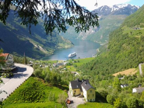 Фотография гостиницы Lunheim in Geiranger