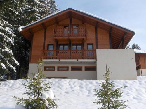 Фотография гостевого дома Gorgeous Chalet on Mountain Slopes in Les Gets