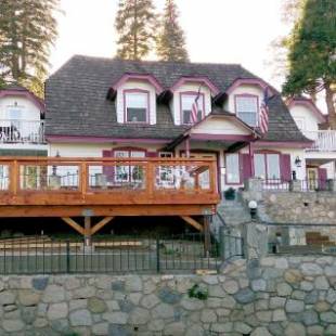 Фотографии мини отеля
Arrowhead Lake Inn