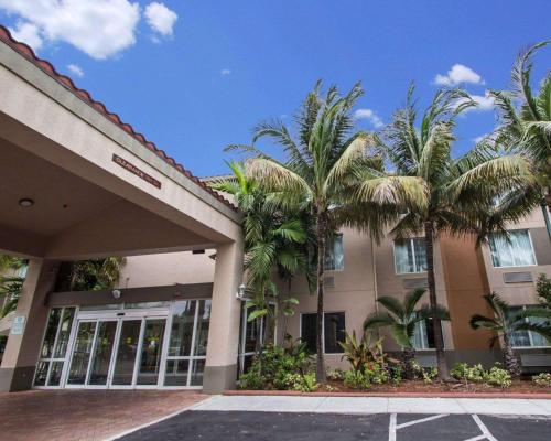 Фотография гостиницы Sleep Inn & Suites Dania Beach