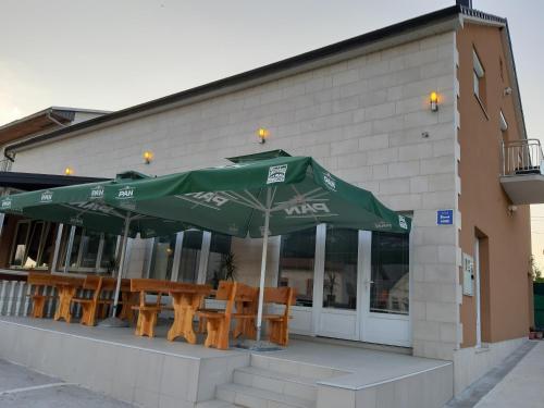 Фотография гостевого дома Bedrooms Cerovac