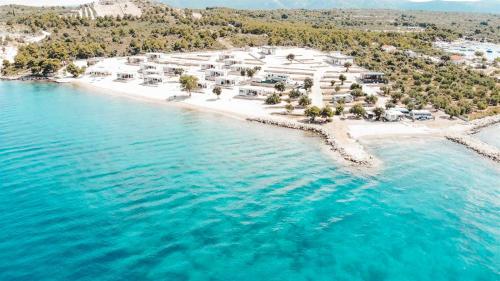 Фотография базы отдыха BUQEZ ECO RESORT - Beach Villa 28 - Directly by beach