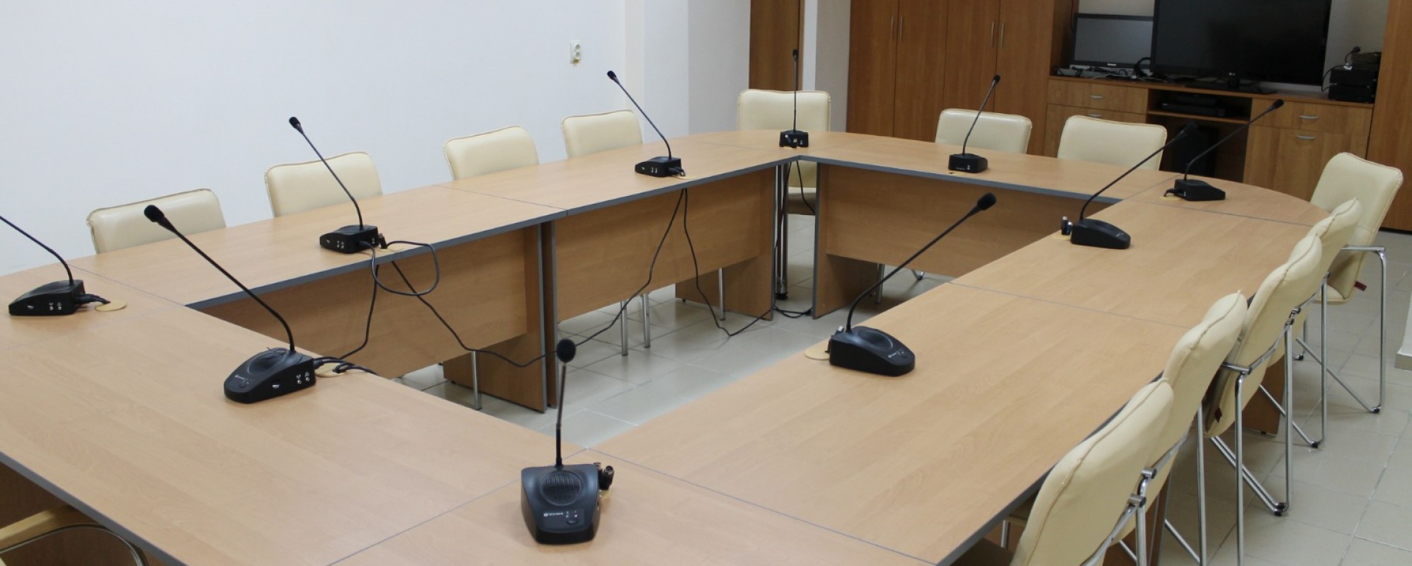 Фотографии комнаты для переговоров Технопарка Яблочков