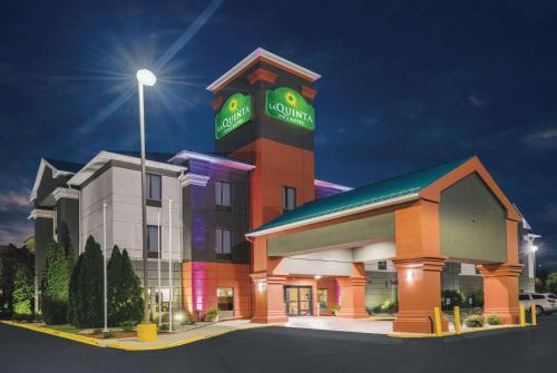 Фотография гостиницы La Quinta Inn & Suites by Wyndham Louisville East