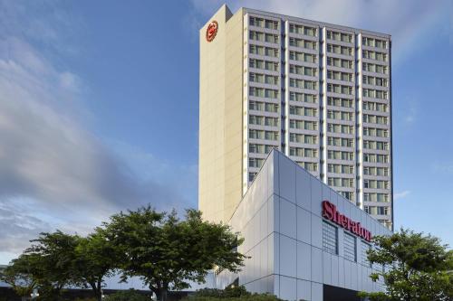 Фотография гостиницы Sheraton Vancouver Guildford Hotel