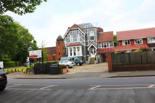 Фотография гостиницы Gidea Park Hotel