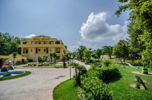 Фотография гостиницы Elia Hotel
