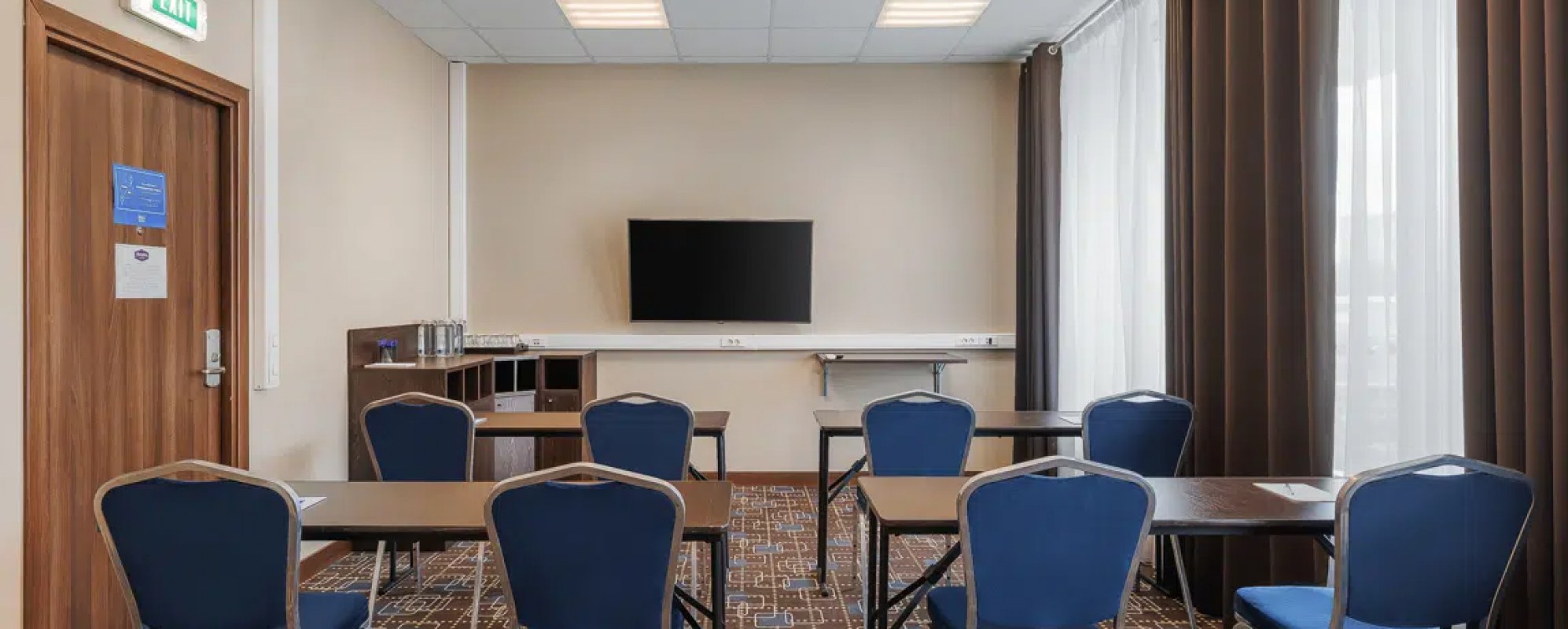 Фотографии комнаты для переговоров Бирюза