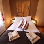 Фотография гостевого дома Casa Cu Usi - House of Doors