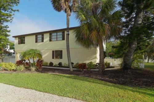 Фотография гостевого дома Beach to Bay Getaway