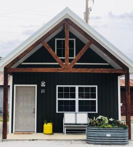 Фотография гостиницы Knotty Squirrel Cabins