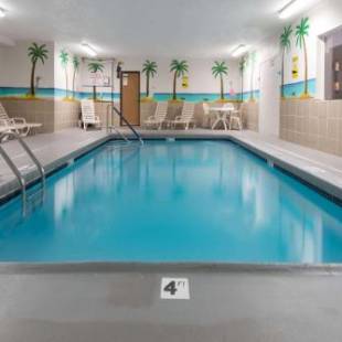 Фотографии гостиницы
Days Inn by Wyndham Kansas City International Airport
