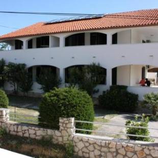 Фотографии гостевого дома
Apartments for families with children Lopar, Rab - 5024