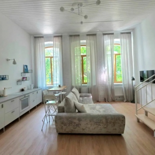 Фотография квартиры Апартаменты Новые с Высокими Окнами на Пешеходной Улице