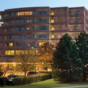 Фотографии гостиницы 
            DoubleTree Suites by Hilton Hotel & Conference Center Chicago-Downers Grove
