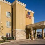 Фотография гостиницы Comfort Suites West Dallas-Cockrell Hill