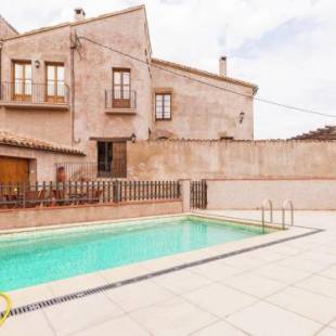 Фотографии гостевого дома 
            Luxurious Cottage with Swimming Pool in Catalonia