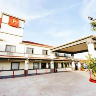 Фотографии гостиницы
Palace Inn TX-249