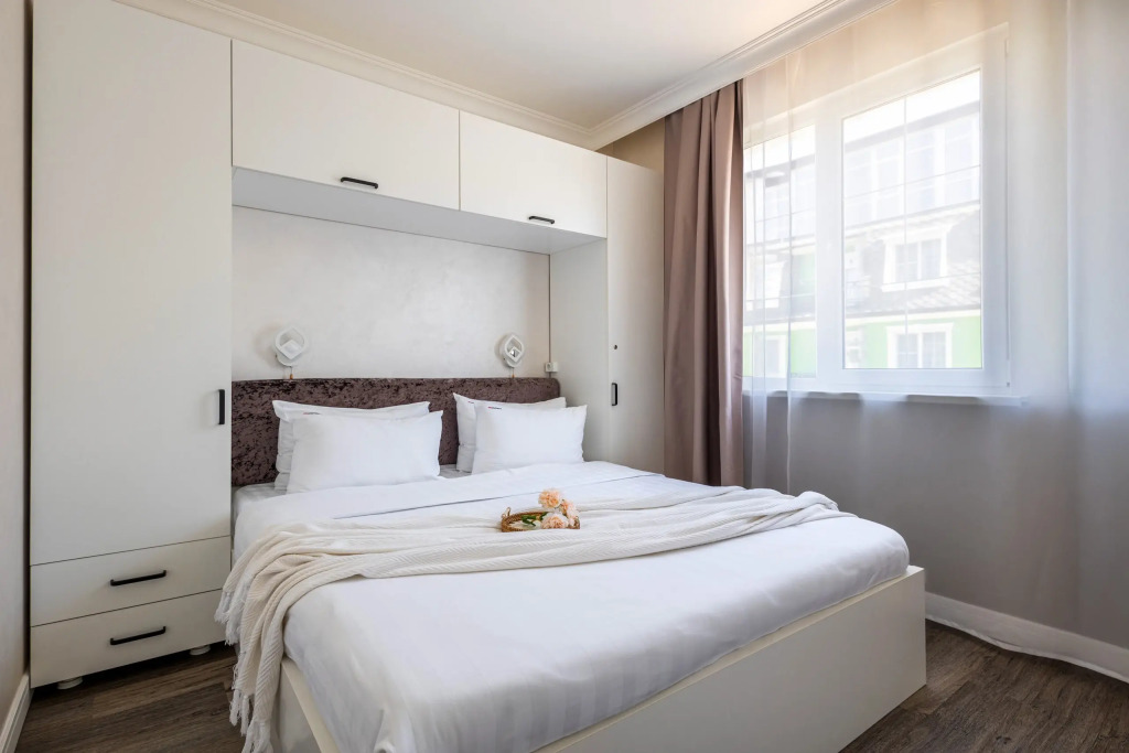 Фотография квартиры Апартаменты Red Apartments Арт Лайт Сити Апартамент Рембрандт