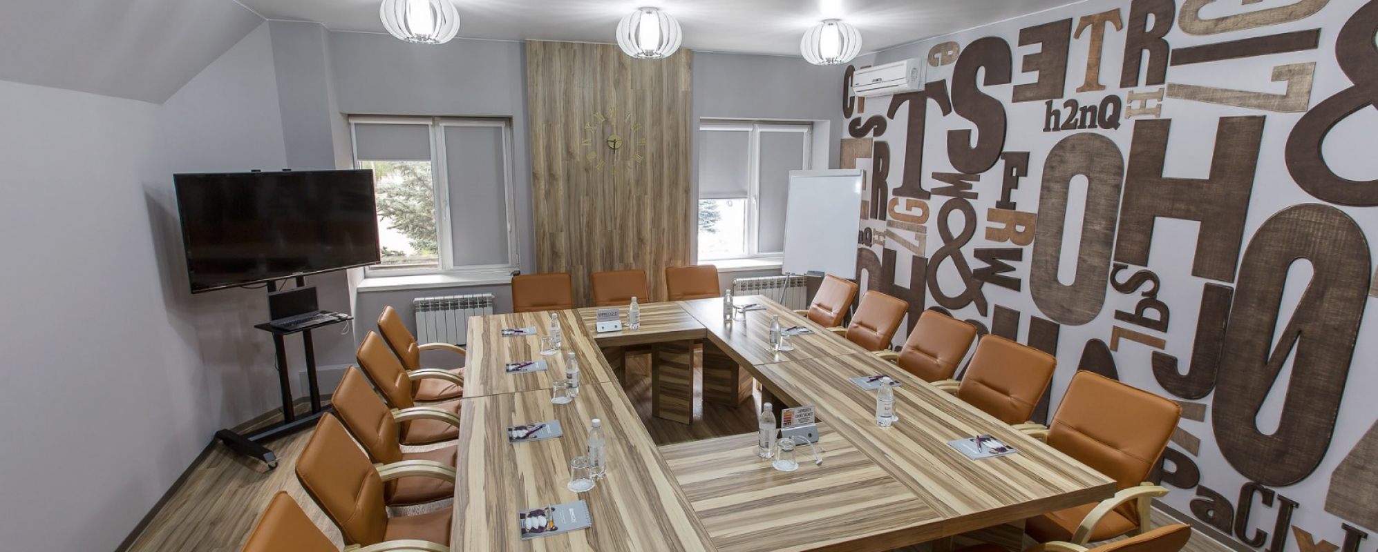 Фотографии комнаты для переговоров Meeting point