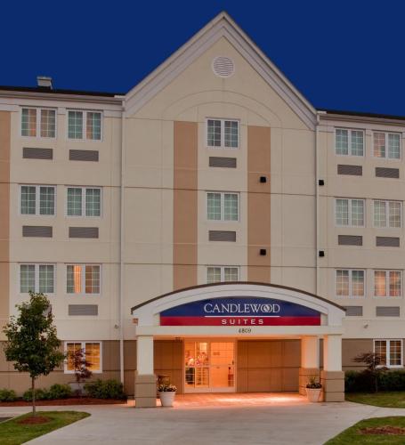 Фотография гостиницы Candlewood Suites Chesapeake-Suffolk, an IHG Hotel